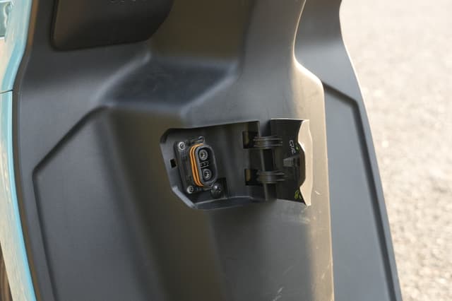 Charging Ports Image - 21103
