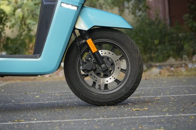 Front Wheels Image - 21425