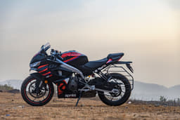 Aprilia Rs 457 Color Black