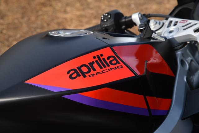 Closed Fuel Lid Image - 20988