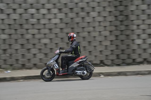 Front Right Three Quarter Image - 21727