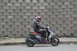 Aprilia Sr 160 Front Right Three Quarter