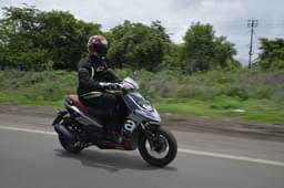 Aprilia Sr 160 Front Right Three Quarter