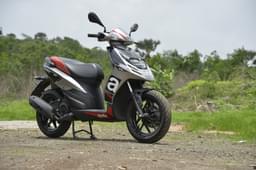 Aprilia Sr 160 Front Right Three Quarter