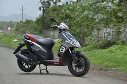 Aprilia Sr 160 Front Right Three Quarter