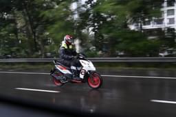 Aprilia Sr 175 Front Right Three Quarter