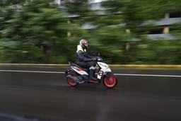 Aprilia Sr 175 Front Right Three Quarter