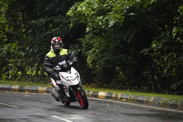 Front Right Three Quarter Image - 21005