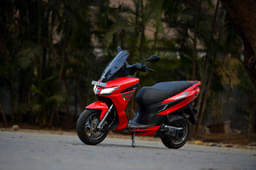 Aprilia Sxr 160 Front Left Three Quarter