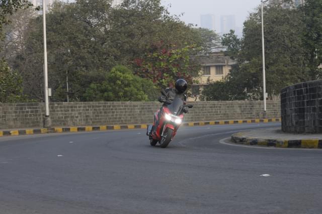 Front Right Three Quarter Image - 21153