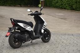 Aprilia Storm 125 Front Right Three Quarter