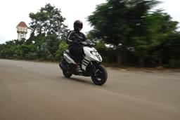 Aprilia Storm 125 Front Right Three Quarter