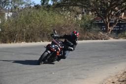 Aprilia Tuono 457 Color Black