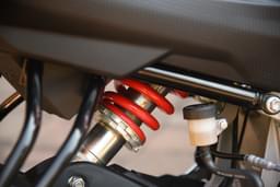 Aprilia Tuono 457 Color Red