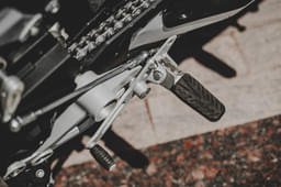 Aprilia Tuono 457 Side Stand