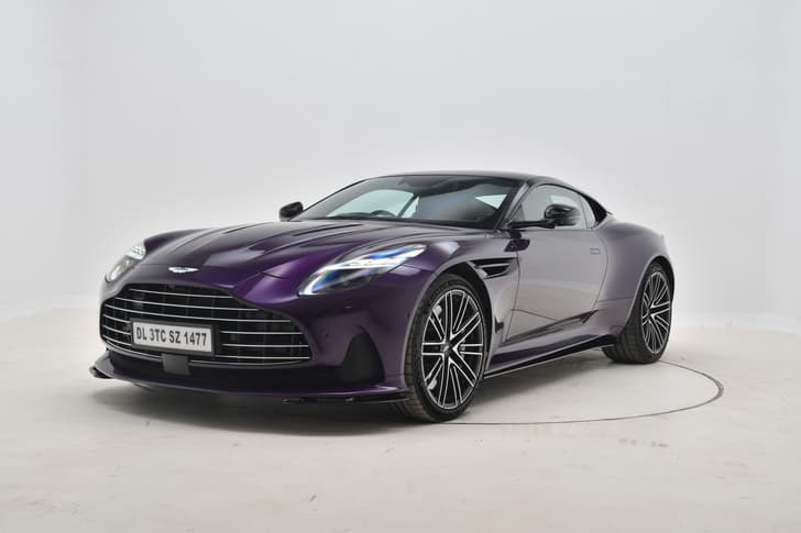 Aston Martin DB12