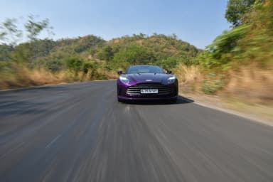 Aston Martin DB12