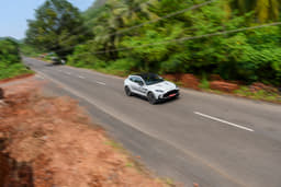 Aston Martin DBX Front Left Three Quarter
