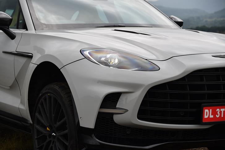 Aston Martin Dbx Front Right Three Quarter