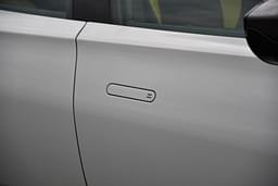 Aston Martin Dbx Color White