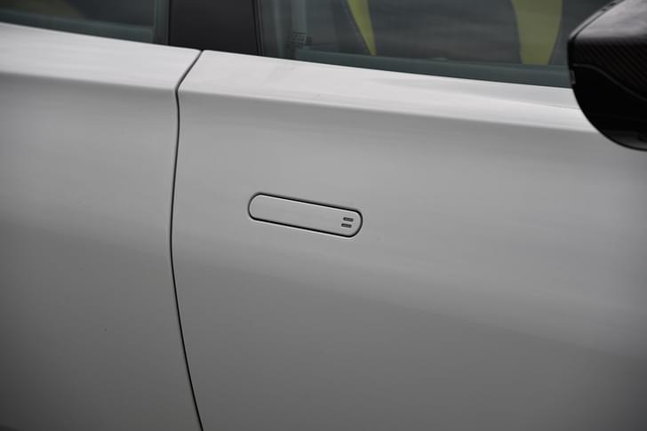 Aston Martin Dbx Color White
