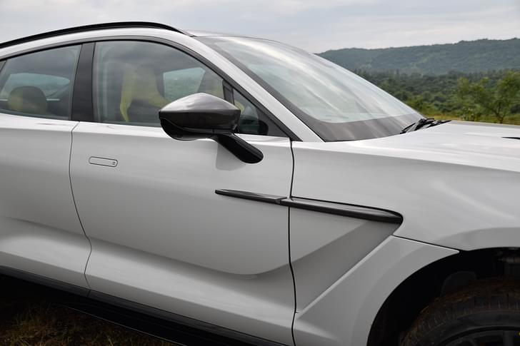 Aston Martin Dbx Color White