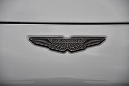 Aston Martin Dbx Front Logo