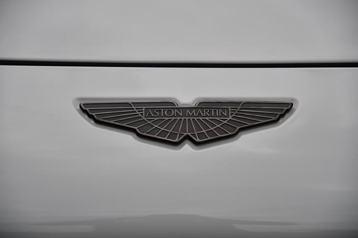 Aston Martin Dbx Front Logo