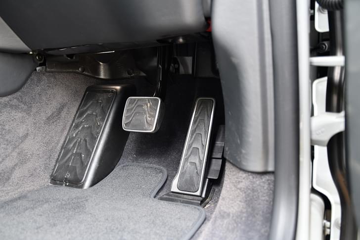 Aston Martin Dbx Foot Controls