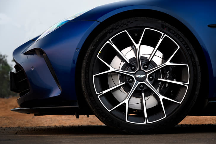 Aston Martin Vantage Alloy Wheels True