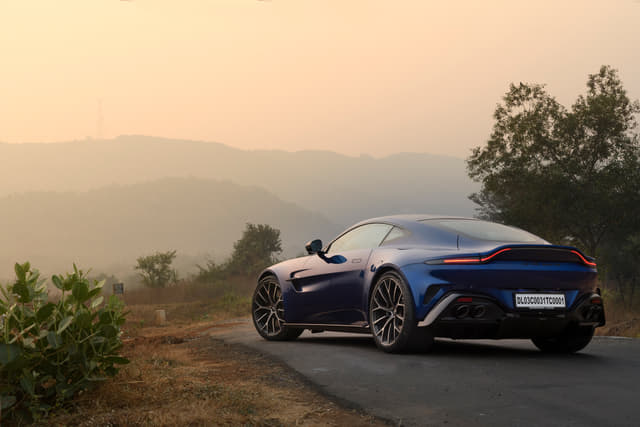 Rear View Image - 6888