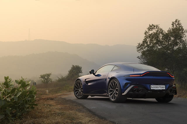 Rear View Image - 6888
