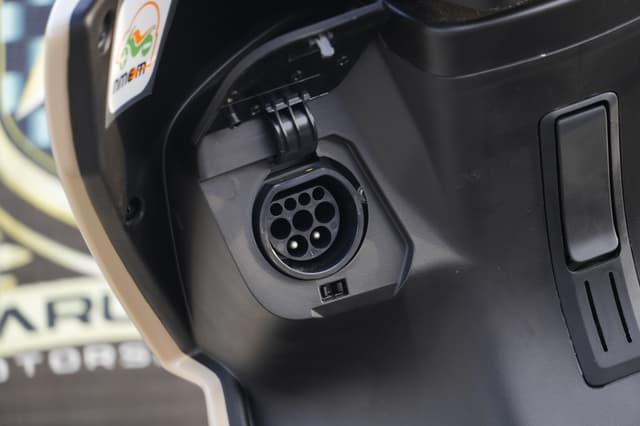 Charging Ports Image - 30195