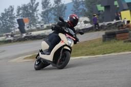 Ather 450 Front Right Three Quarter