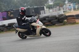 Ather 450 Front Right Three Quarter