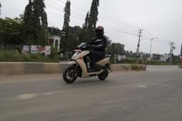 Ather 450 Front Right Three Quarter