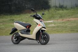 Ather 450 Front Right Three Quarter