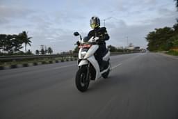 Ather 450 Front Right Three Quarter