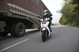 Ather 450 Front Right Three Quarter