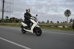 Ather 450 Front Left Three Quarter