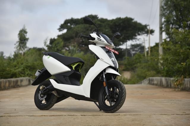 Front Left Three Quarter Image - 21306