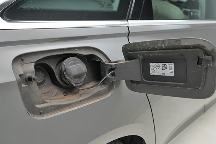 Open Fuel Lid