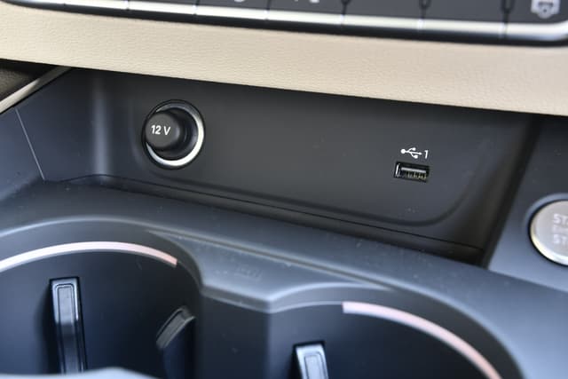 Charging Ports Image - 5071