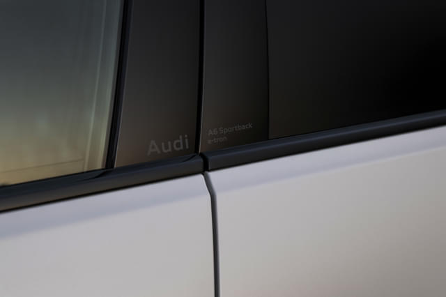 Side Glass Housing Image - 18767