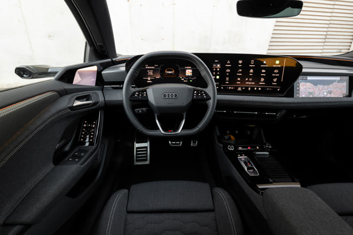 Audi A6 e-tron Dashboard