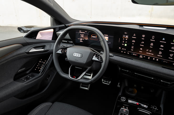 Audi A6 e-tron Dashboard