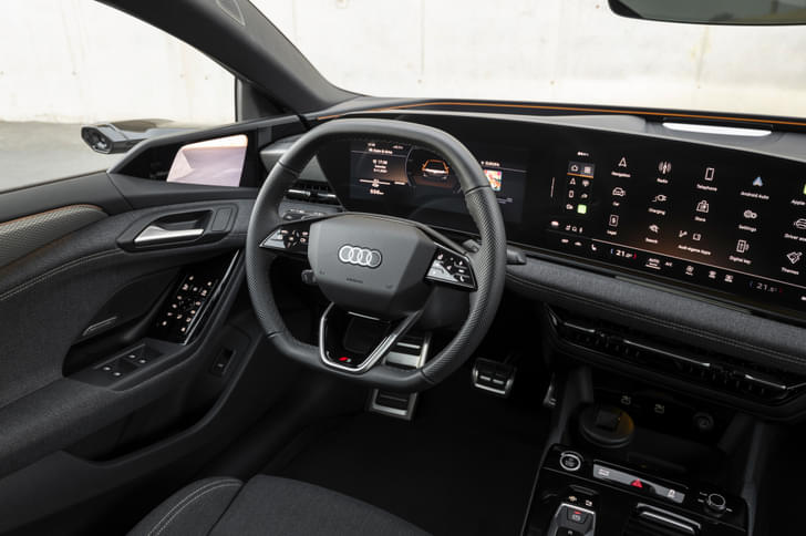 Audi A6 E Tron Dashboard