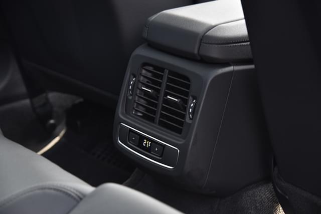 2nd Row Ac Vent Image - 8962