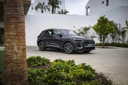 Audi New Q5 Front Right Three Quarter