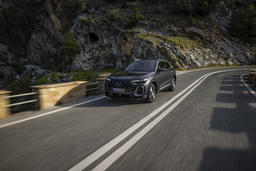 Audi New Q5 Front Right Three Quarter